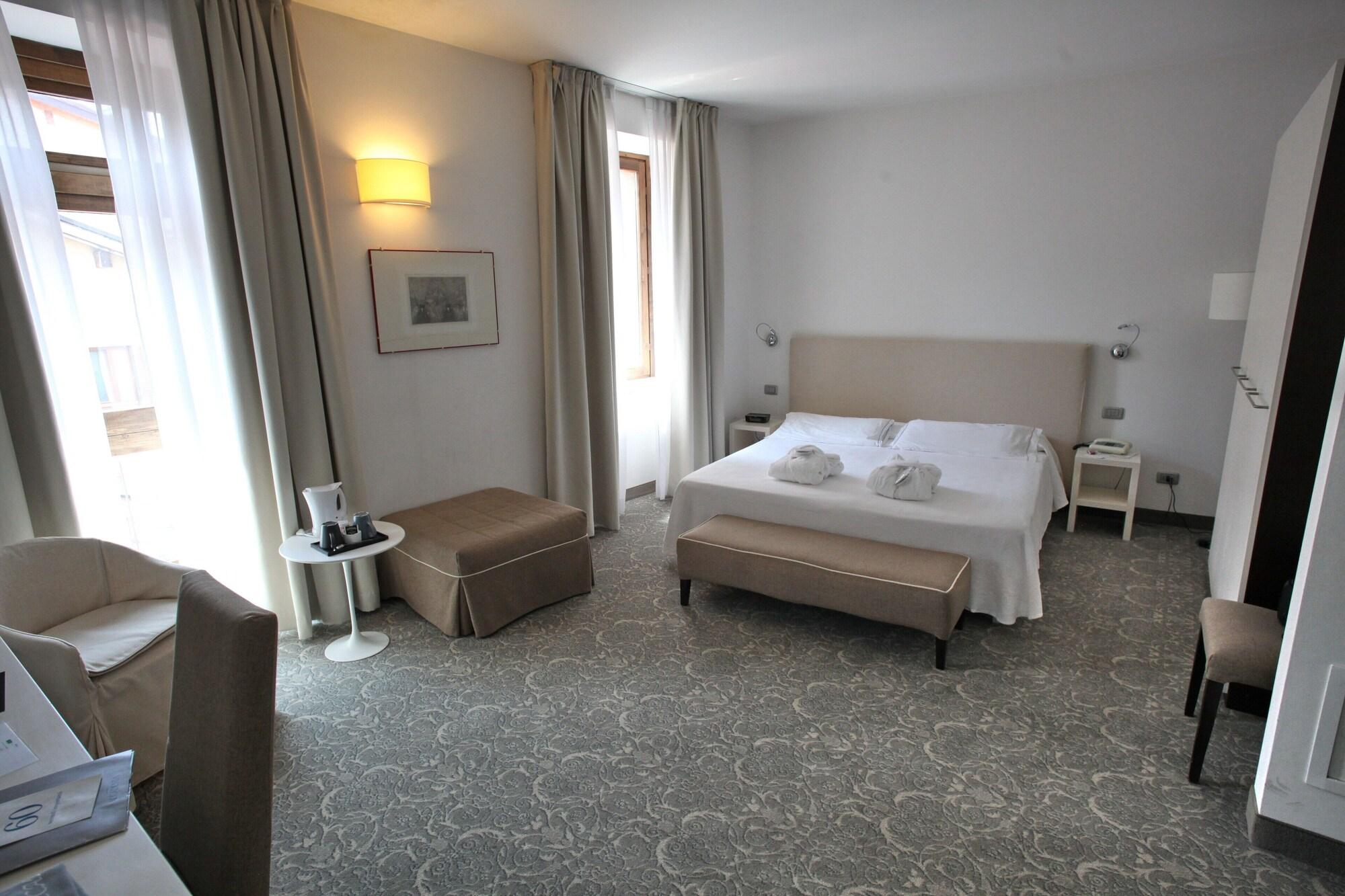 טרנטו Albergo Accademia מראה חיצוני תמונה