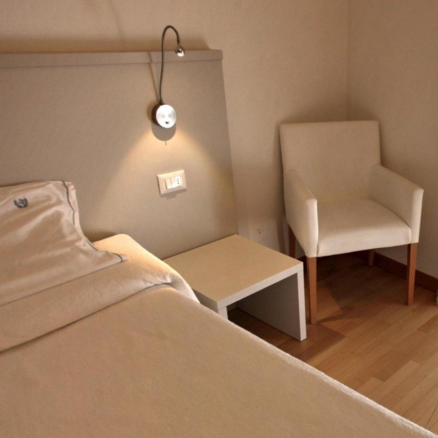 טרנטו Albergo Accademia מראה חיצוני תמונה