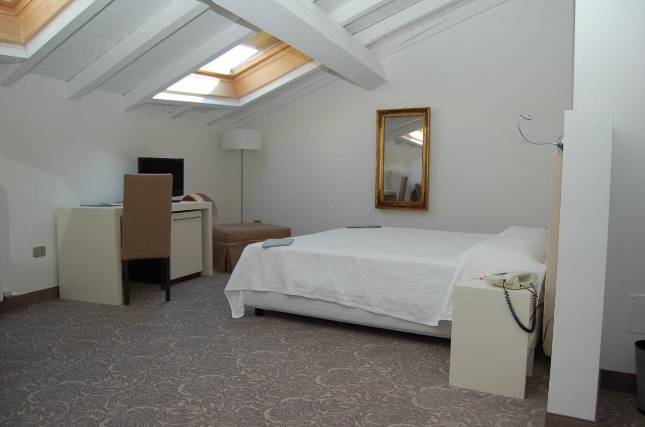 טרנטו Albergo Accademia מראה חיצוני תמונה